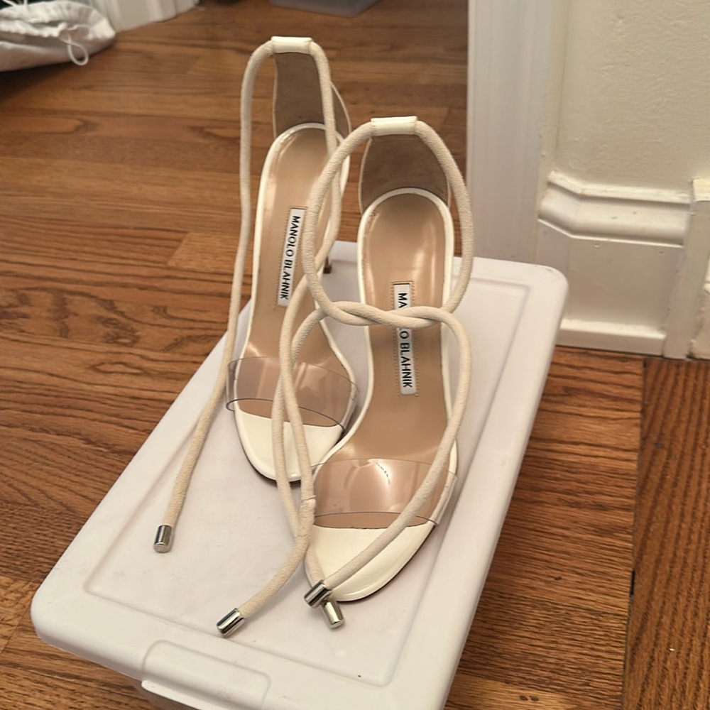 Manolo Blahnik White Heels with Stiletto Design